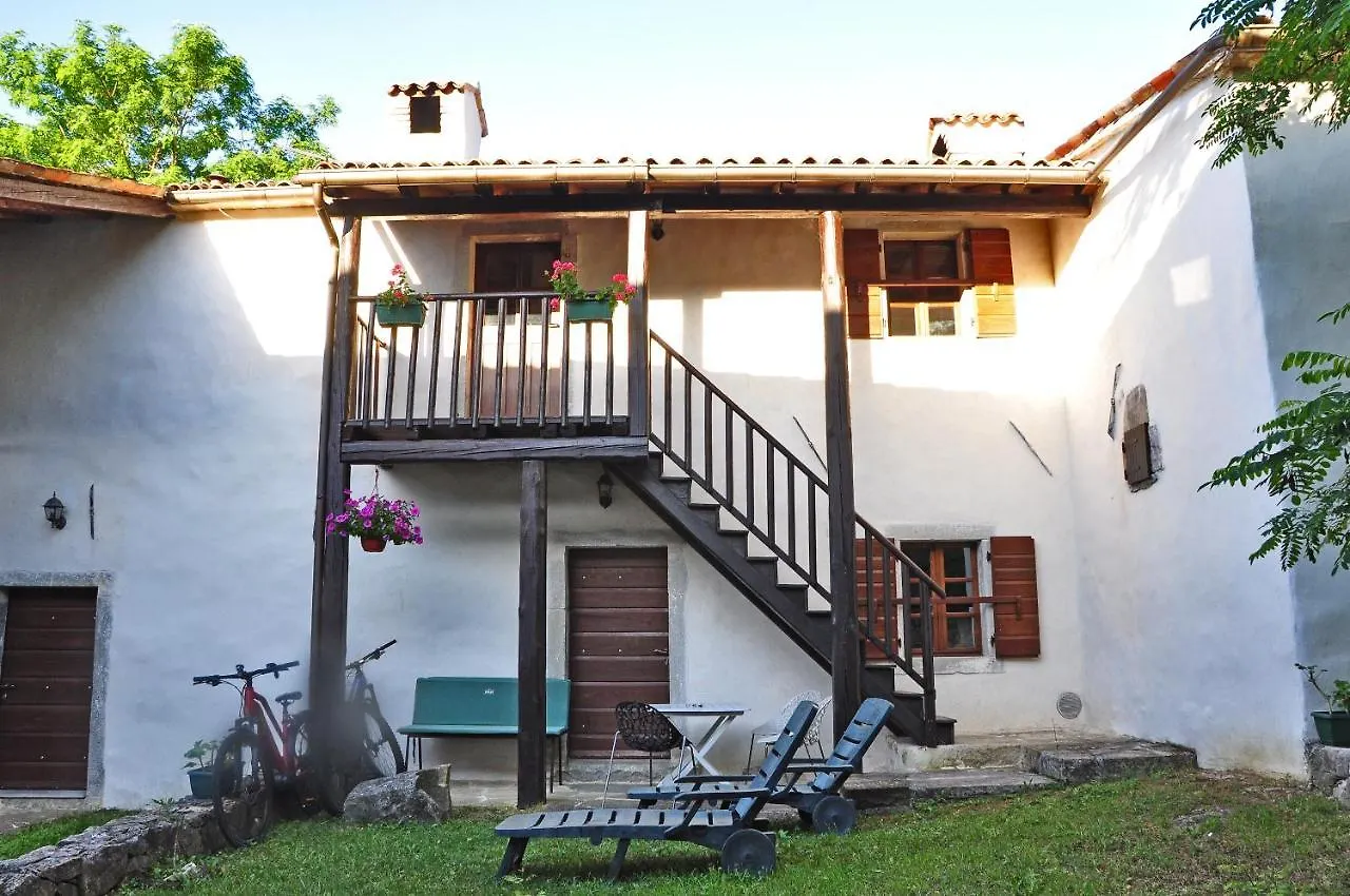 Traditional Stone House Kotli Buzet 3*,
