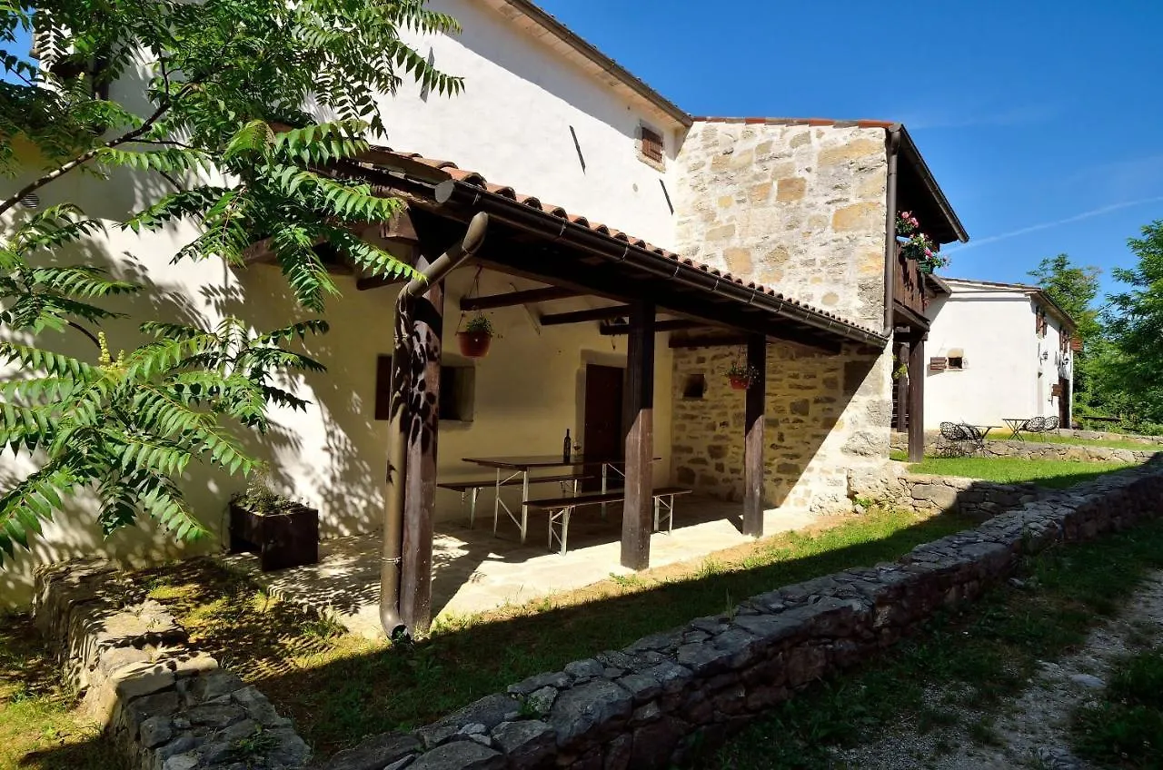 Traditional Stone House Kotli Buzet 3*,