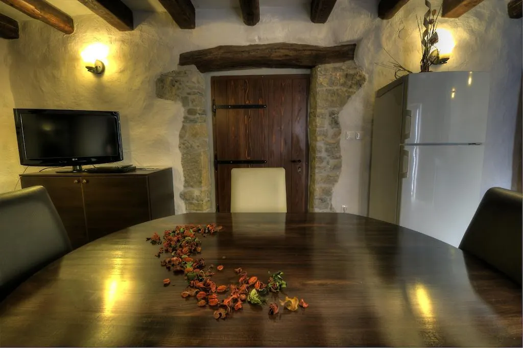 Traditional Stone House Kotli Buzet 3*,